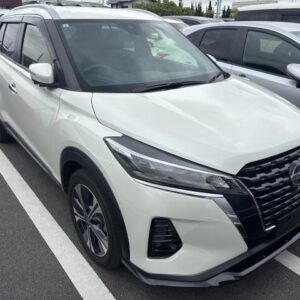2021 Nissan Kicks pearl hybrid used car Japan export