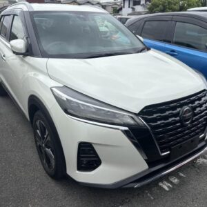 2021 Nissan Kicks pearl hybrid used car Japan export