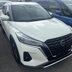 2021 Nissan Kicks pearl hybrid used car Japan export