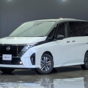 2025 Nissan Serena pearl gasoline used car Japan export