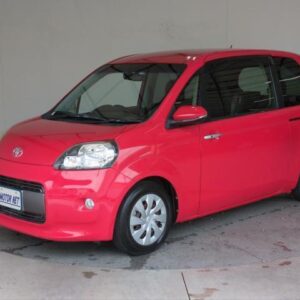 2016 Toyota Porte red gasoline used car Japan export