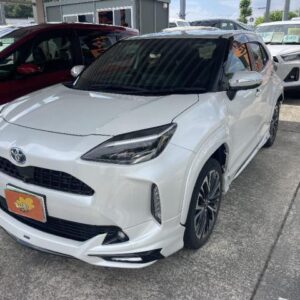 2023 Toyota Yaris Cross pearl gasoline used car Japan export
