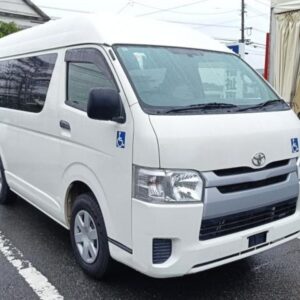 2015 Toyota Hiace Van white diesel used car Japan export