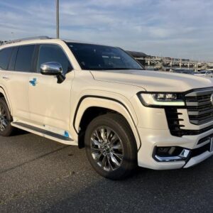 2025 Toyota Land Cruiser pearl gasoline used car Japan export