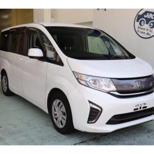 2017 Honda Stepwagon pearl gasoline used car Japan export