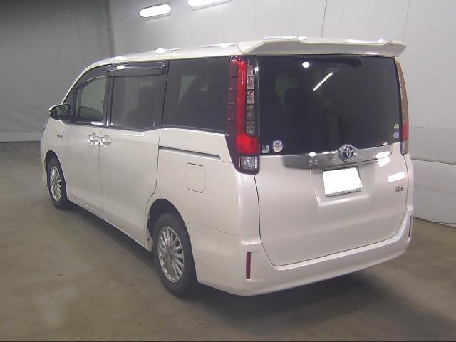 Ref:AUX-24305303 TOYOTA NOAH 2014 4 Ref:AUX-24305303 TOYOTA NOAH 2014 - Image 4