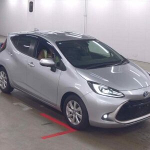 2023 Toyota Aqua silver gasoline used car Japan export