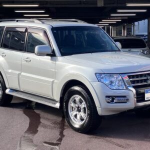 2015 Mitsubishi Pajero pearl diesel used car Japan export