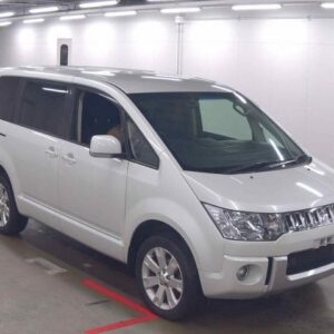 2016 Mitsubishi Delica D:5 pearl diesel used car Japan export