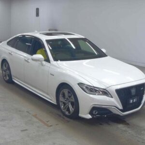 2019 Toyota Crown Hybrid pearl gasoline used car Japan export