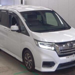 2017 Honda Stepwagon Spada pearl gasoline used car Japan export