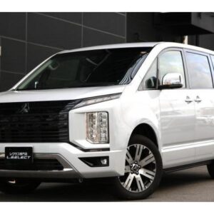 2022 Mitsubishi Delica D:5 pearl diesel used car Japan export