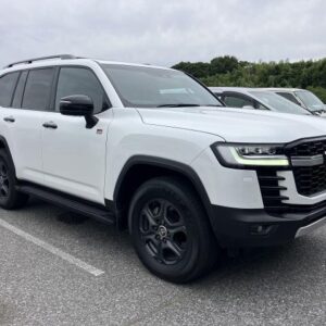 2023 Toyota Land Cruiser pearl gasoline used car Japan export