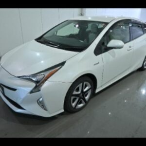 2015 Toyota Prius pearl gasoline used car Japan export