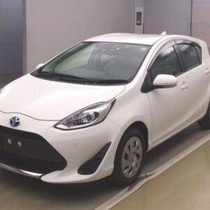 2021 Toyota Aqua white gasoline used car Japan export