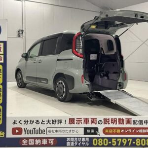 2024 Toyota Sienta green hybrid used car Japan export