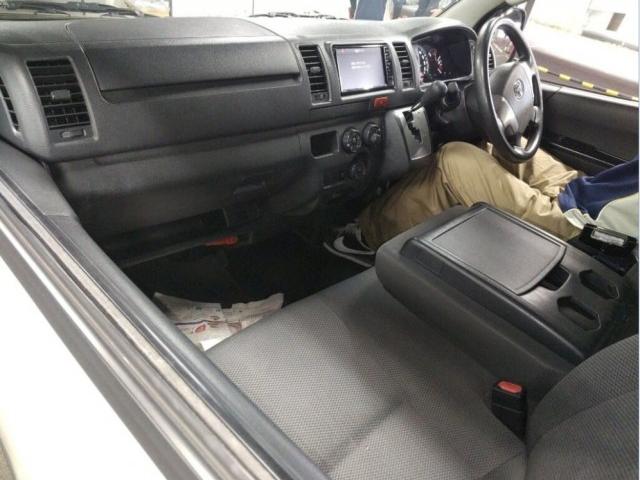 Ref:AUX-24345852 TOYOTA HIACE VAN 2018 4 Ref:AUX-24345852 TOYOTA HIACE VAN 2018 - Image 4