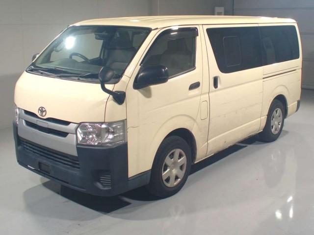 Ref:AUX-24345870 TOYOTA HIACE VAN 2018 1 2018 Toyota Hiace Van yellow gasoline used car Japan export