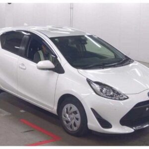 2021 Toyota Aqua pearl gasoline used car Japan export