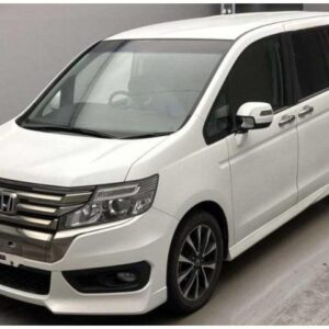 2014 Honda Stepwagon Spada pearl gasoline used car Japan export