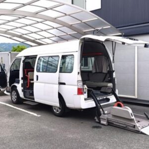 2013 Nissan Caravan Bus white gasoline used car Japan export
