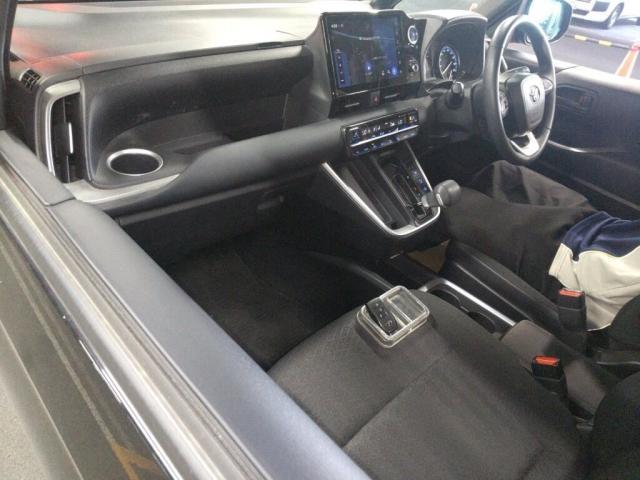 Ref:AUX-24360950 TOYOTA VOXY 2023 3 Ref:AUX-24360950 TOYOTA VOXY 2023 - Image 3