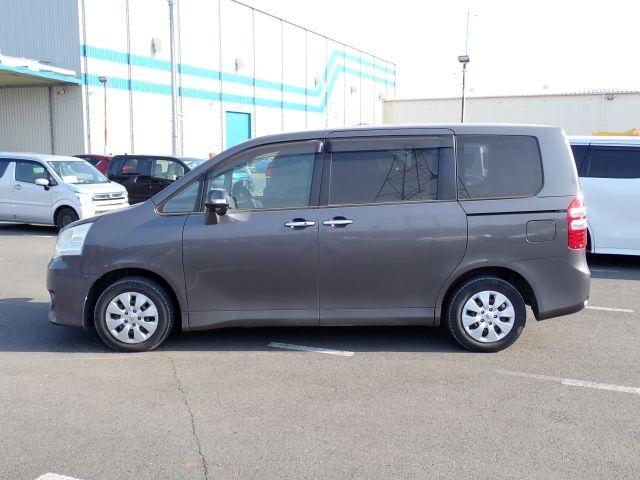 Ref:AUX-24361981 TOYOTA NOAH 2011 11 Ref:AUX-24361981 TOYOTA NOAH 2011 - Image 11