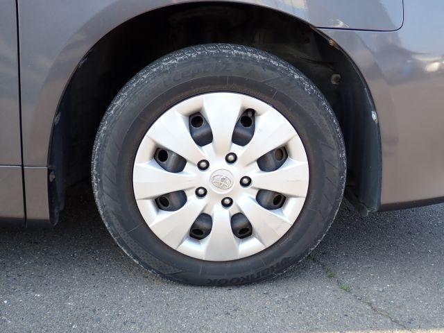Ref:AUX-24361981 TOYOTA NOAH 2011 20 Ref:AUX-24361981 TOYOTA NOAH 2011 - Image 20
