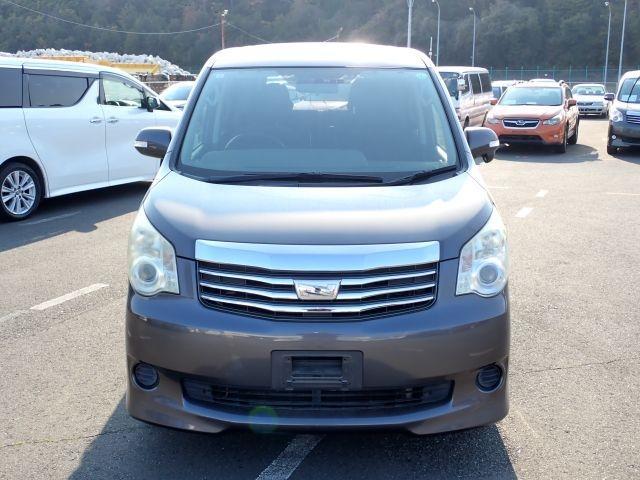 Ref:AUX-24361981 TOYOTA NOAH 2011 10 Ref:AUX-24361981 TOYOTA NOAH 2011 - Image 10