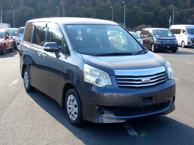 Ref:AUX-24361981 TOYOTA NOAH 2011 1 2011 Toyota Noah gray gasoline used car Japan export
