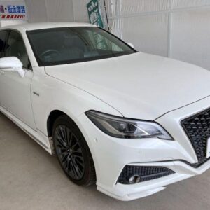 2020 Toyota Crown Hybrid pearl hybrid used car Japan export