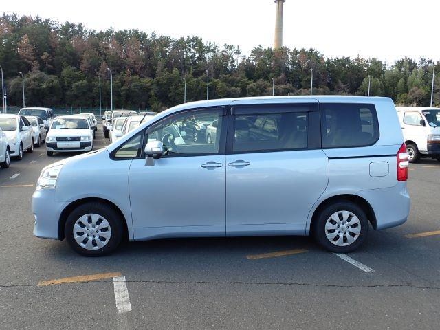 Ref:AUX-24365311 TOYOTA NOAH 2013 11 Ref:AUX-24365311 TOYOTA NOAH 2013 - Image 11