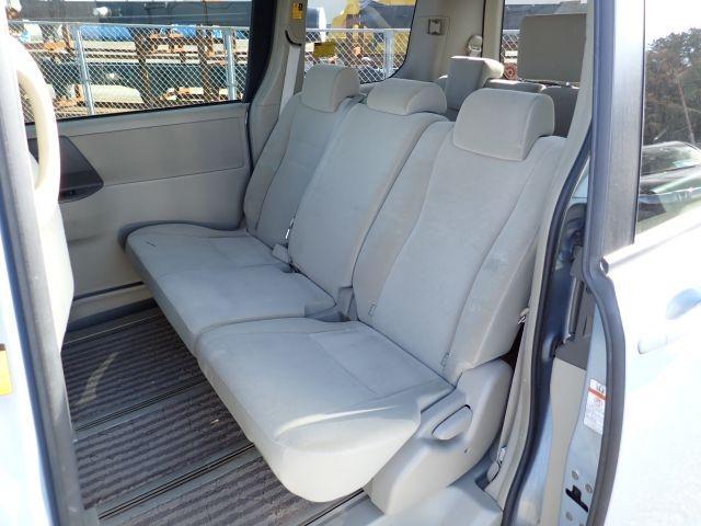 Ref:AUX-24365311 TOYOTA NOAH 2013 8 Ref:AUX-24365311 TOYOTA NOAH 2013 - Image 8