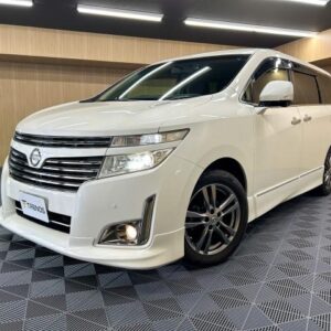 2013 Nissan Elgrand white gasoline used car Japan export