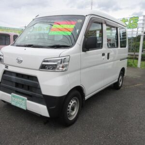 2021 Daihatsu Hijet Cargo white gasoline used car Japan export