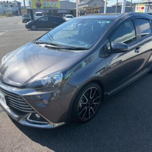 2017 Toyota Aqua gray hybrid used car Japan export