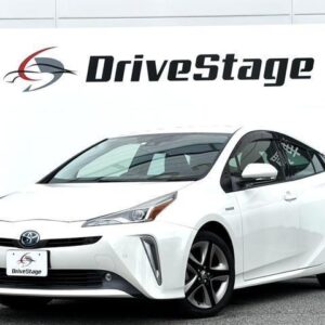 2019 Toyota Prius pearl hybrid used car Japan export