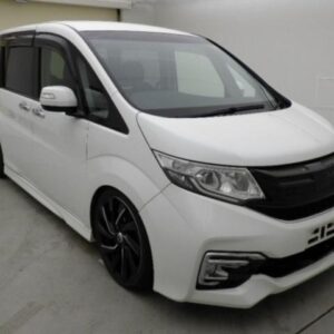 2015 Honda Stepwagon Spada pearl gasoline used car Japan export