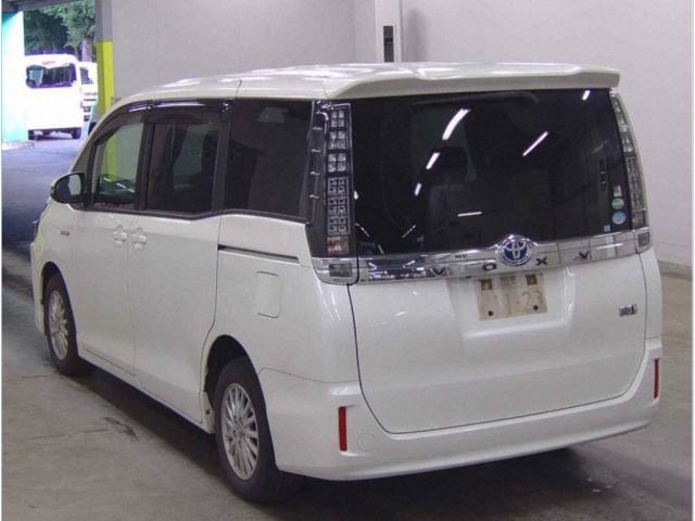 Ref:AUX-24390863 TOYOTA VOXY 2015 2 Ref:AUX-24390863 TOYOTA VOXY 2015 - Image 2