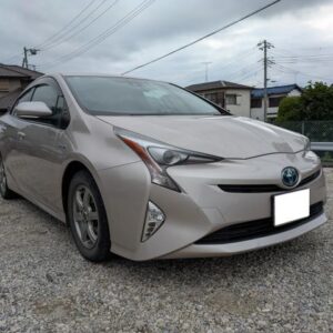 2016 Toyota Prius gold hybrid used car Japan export