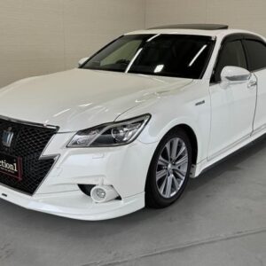 2013 Toyota Crown Hybrid pearl hybrid used car Japan export