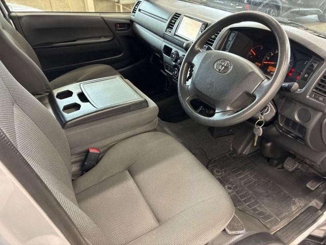 Ref:AUX-24406321 TOYOTA HIACE VAN 2016 4 Ref:AUX-24406321 TOYOTA HIACE VAN 2016 - Image 4