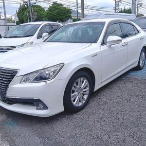 2015 Toyota Crown Hybrid pearl hybrid used car Japan export