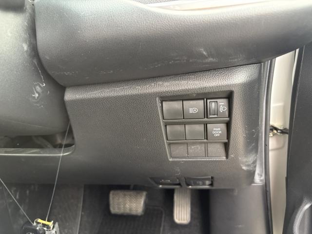 Ref:AUX-24411041 TOYOTA NOAH 2022 14 Ref:AUX-24411041 TOYOTA NOAH 2022 - Image 14