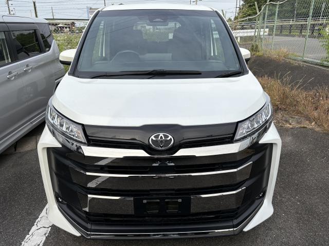 Ref:AUX-24411041 TOYOTA NOAH 2022 3 Ref:AUX-24411041 TOYOTA NOAH 2022 - Image 3