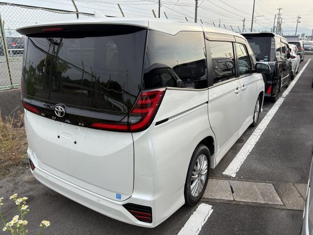 Ref:AUX-24411041 TOYOTA NOAH 2022 4 Ref:AUX-24411041 TOYOTA NOAH 2022 - Image 4