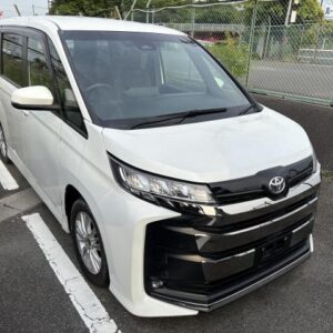 2022 Toyota Noah pearl gasoline used car Japan export