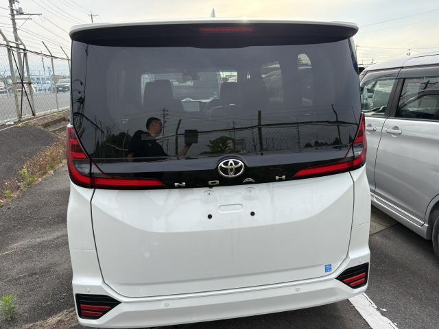 Ref:AUX-24411041 TOYOTA NOAH 2022 6 Ref:AUX-24411041 TOYOTA NOAH 2022 - Image 6