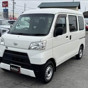 2018 Daihatsu Hijet Cargo white gasoline used car Japan export