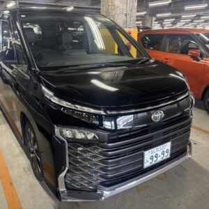 2023 Toyota Voxy black gasoline used car Japan export